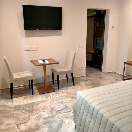 מלון Modus Boutique 3*